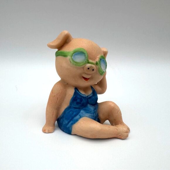 VTG Enesco 1980s Retro Sunbathing Beach Babe Mini Pig Figurines Set of 3 READ - Picture 5 of 12